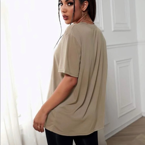 Letter Graphic Oversized Tee - Picture 2 of 4